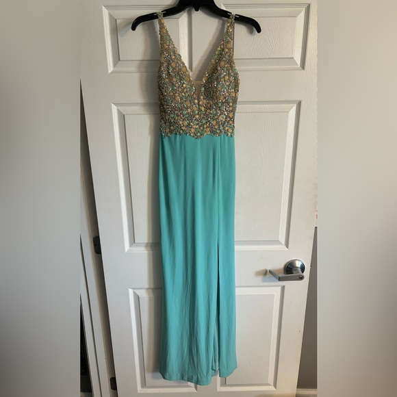 Prom Dress - Picture 1 of 4